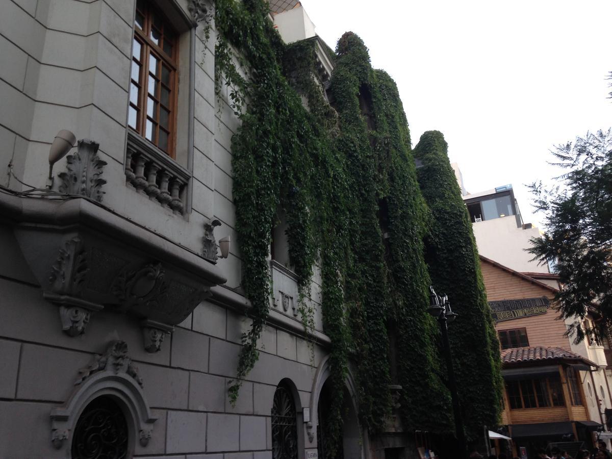 Azzai Bellas Artes Aparthotel Santiago Exterior photo