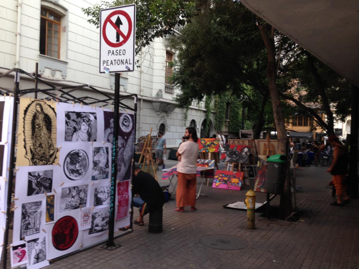 Azzai Bellas Artes Aparthotel Santiago Exterior photo