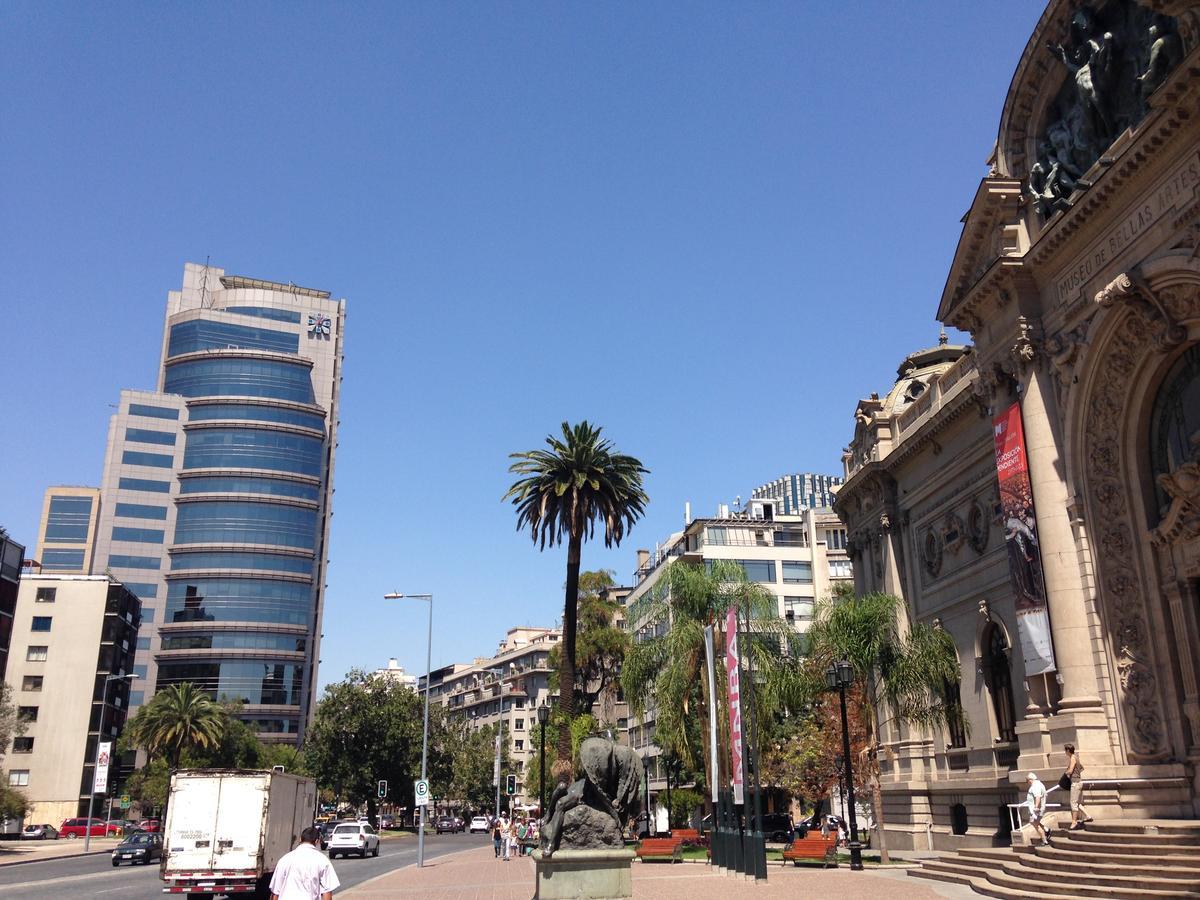 Azzai Bellas Artes Aparthotel Santiago Exterior photo