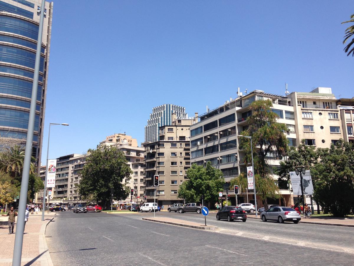 Azzai Bellas Artes Aparthotel Santiago Exterior photo