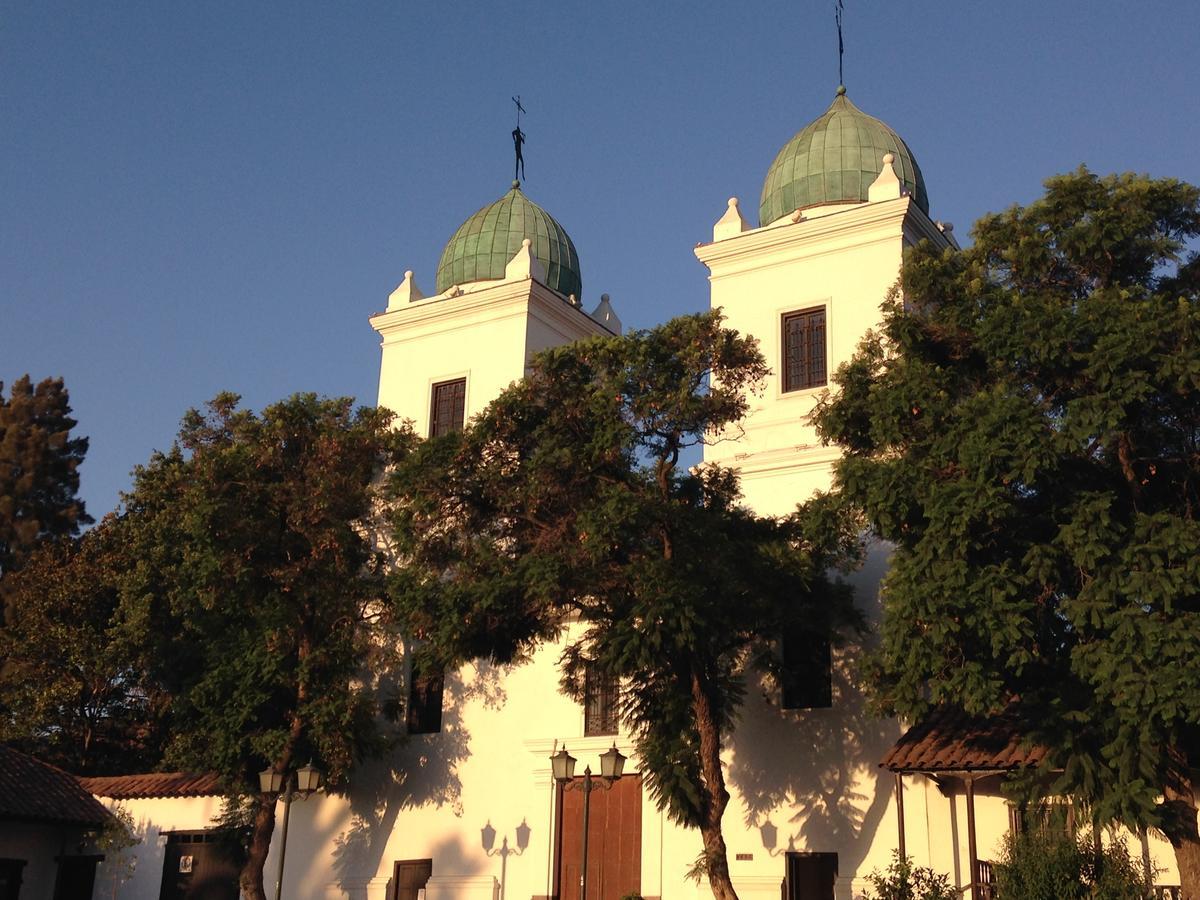 Azzai Bellas Artes Aparthotel Santiago Exterior photo