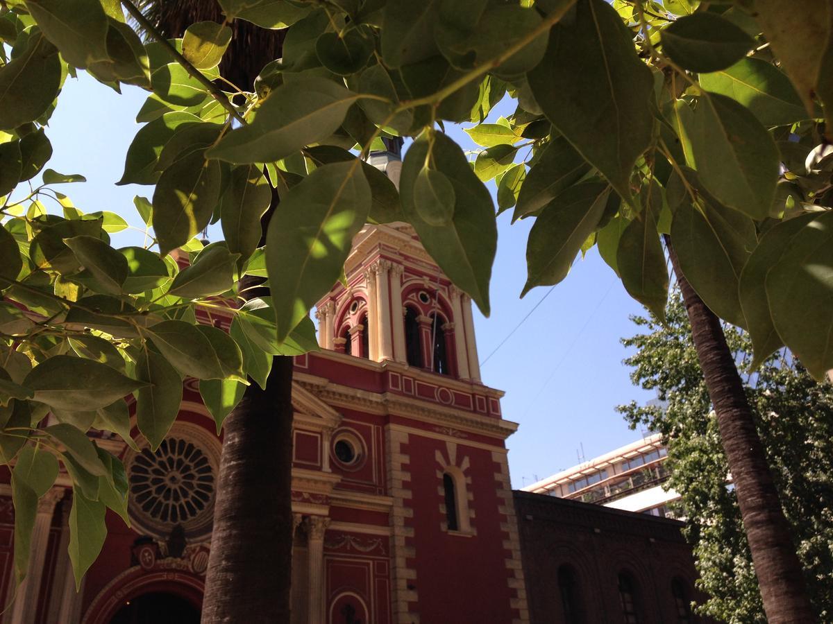 Azzai Bellas Artes Aparthotel Santiago Exterior photo