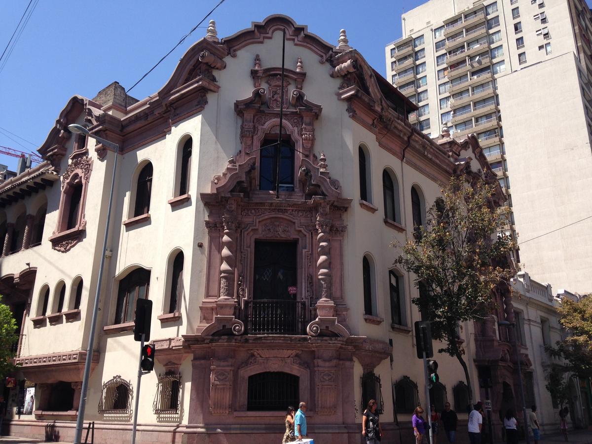 Azzai Bellas Artes Aparthotel Santiago Exterior photo