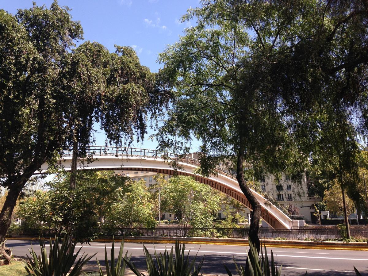 Azzai Bellas Artes Aparthotel Santiago Exterior photo