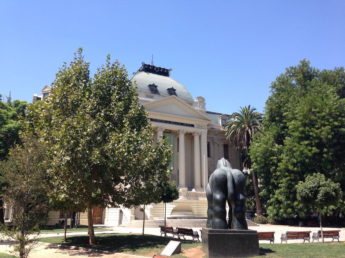 Azzai Bellas Artes Aparthotel Santiago Exterior photo